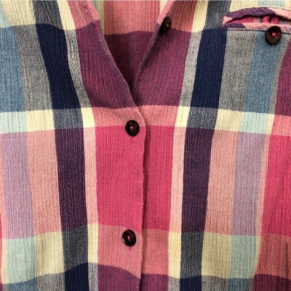 Vintage textured pink plaid short sleeve button down shirt - Picture 6 of 8